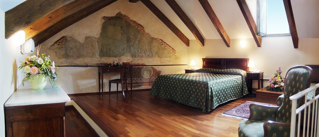 Palazzo Vescovile Hotel نولي الغرفة الصورة