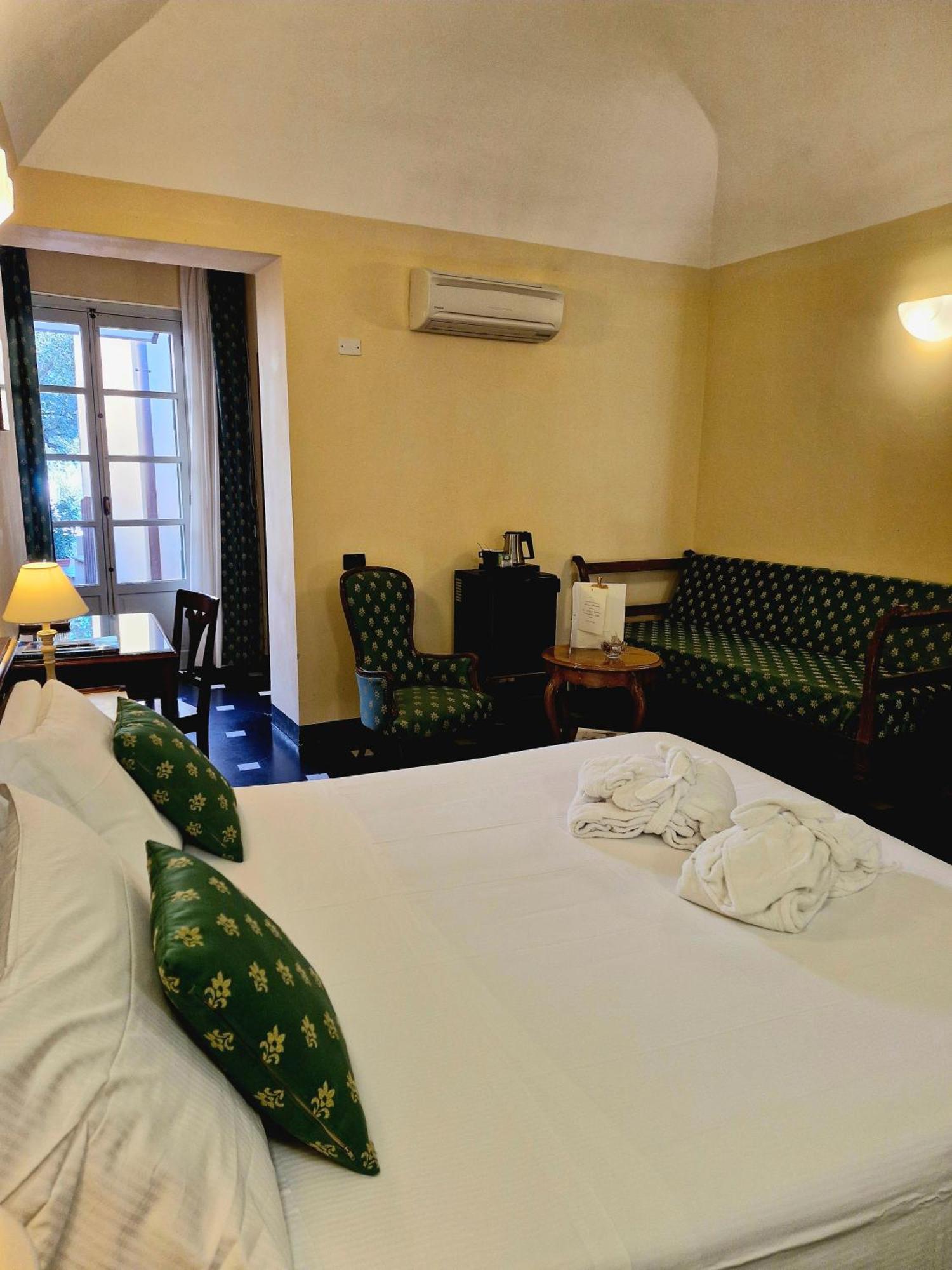 Palazzo Vescovile Hotel نولي المظهر الخارجي الصورة